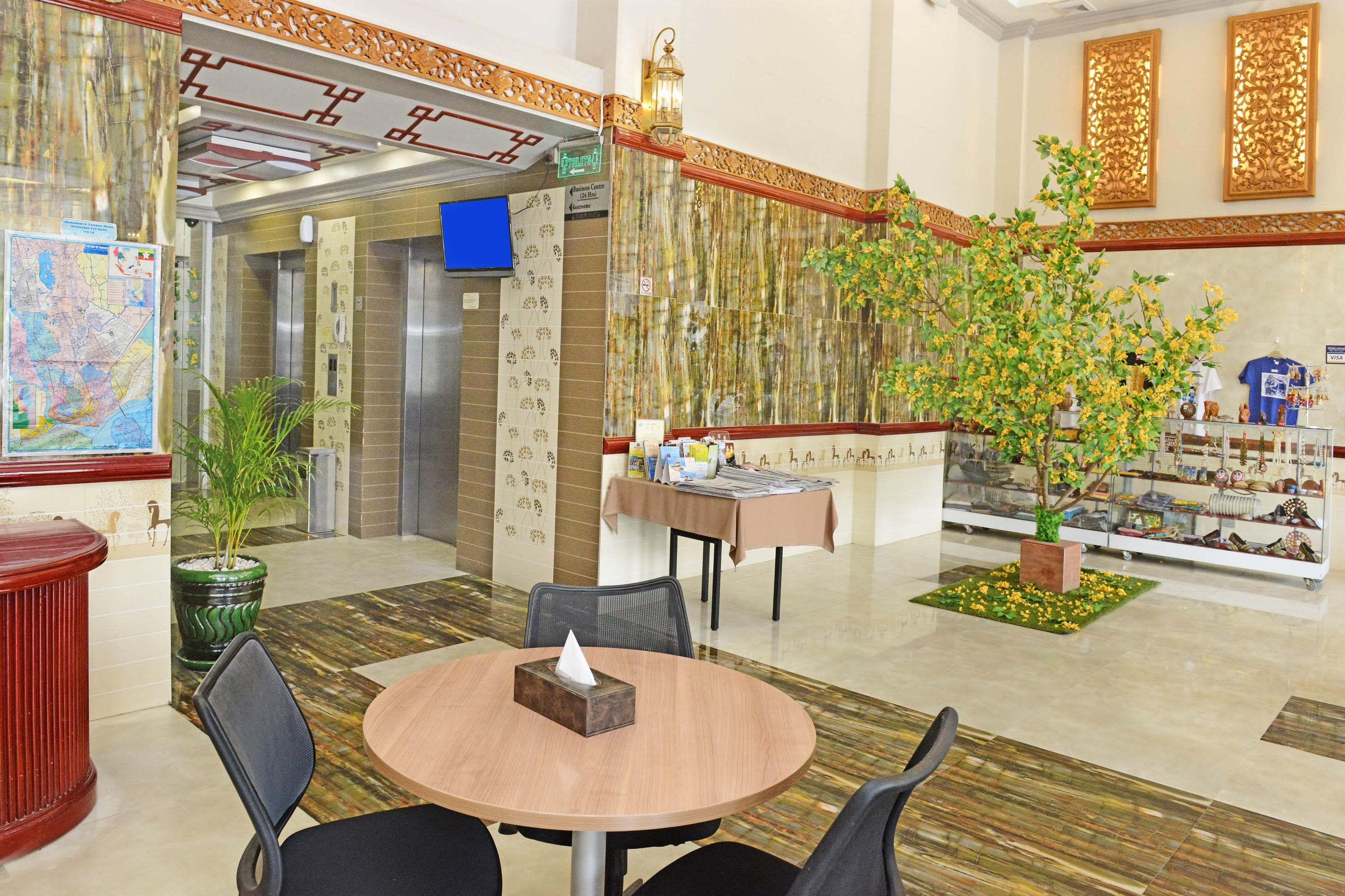 Hotel Grand United - Ahlone Branch 4*