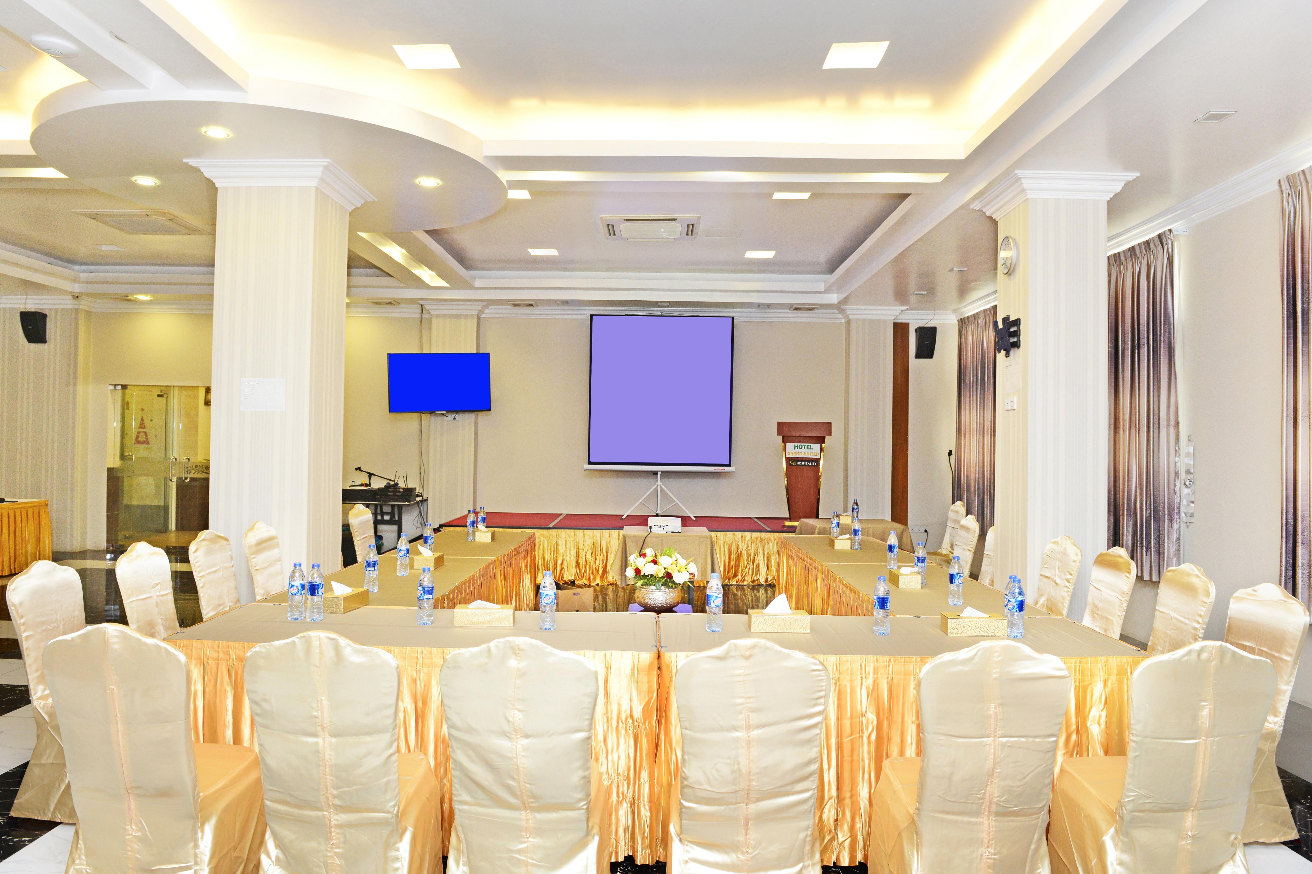 Hotel Grand United - Ahlone Branch