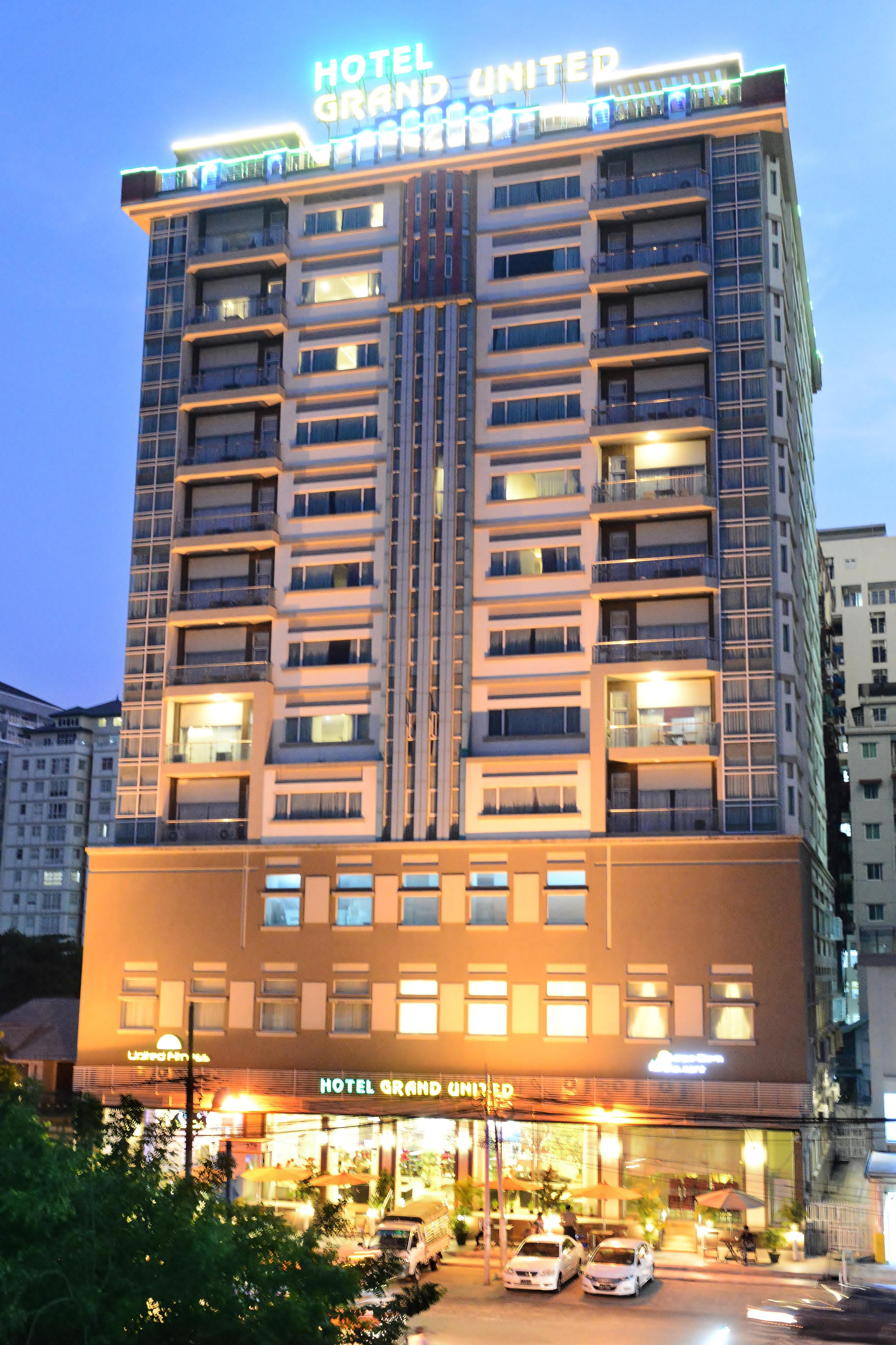 Hotel Grand United - Ahlone Branch 4*